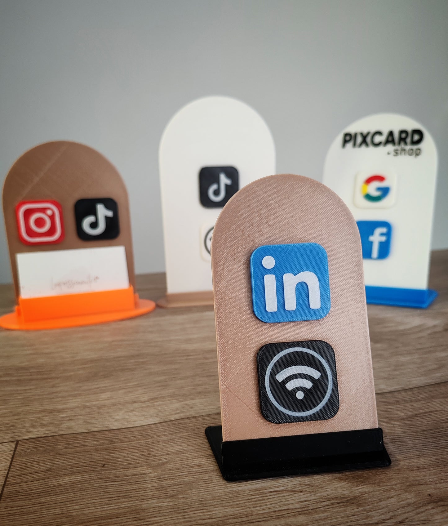 Présentoir Connecté NFC Multi-Réseaux STANDARD ( Facebook, instagram , planity , avis google ...) (Copie)