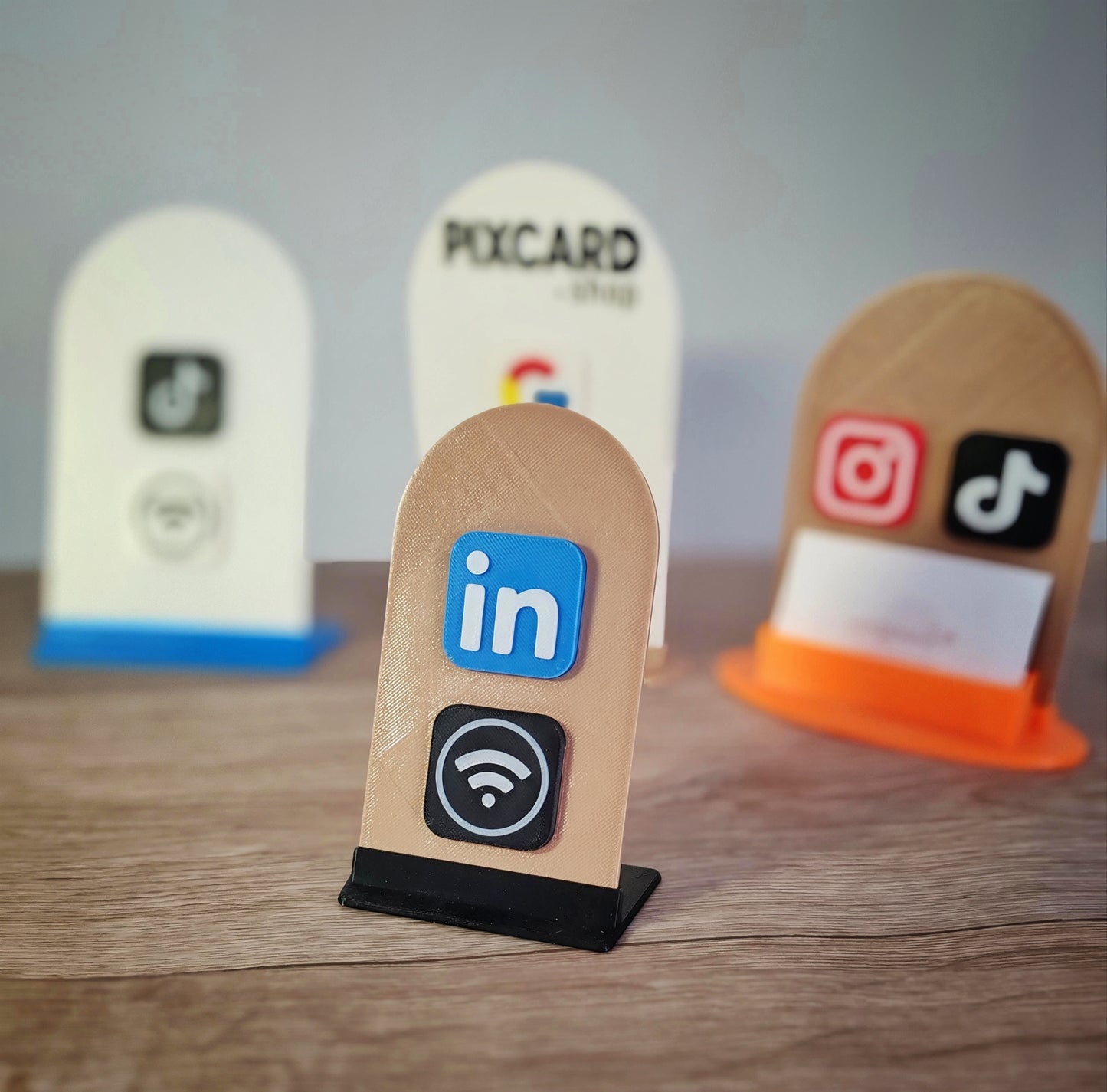 Présentoir Connecté NFC Multi-Réseaux STANDARD ( Facebook, instagram , planity , avis google ...) (Copie)