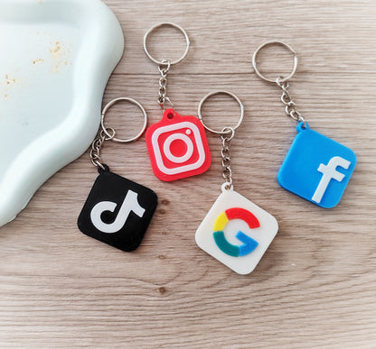 Porte-clef réseaux ( Facebook , Google, Tiktok, Instagram ... ) avec puce NFC