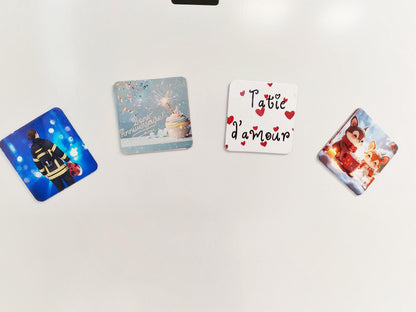 Magnet Personnalisé CONNECTÉ 6.5x6.5 cm Design Sur Mesure + option QR Code & Puce NFC - Cadeau Interactif