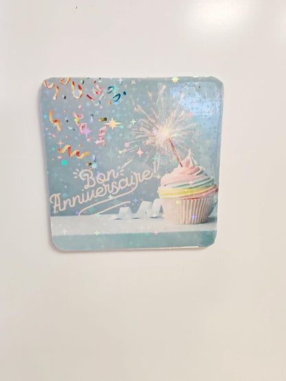 Magnet Personnalisé CONNECTÉ 6.5x6.5 cm Design Sur Mesure + option QR Code & Puce NFC - Cadeau Interactif